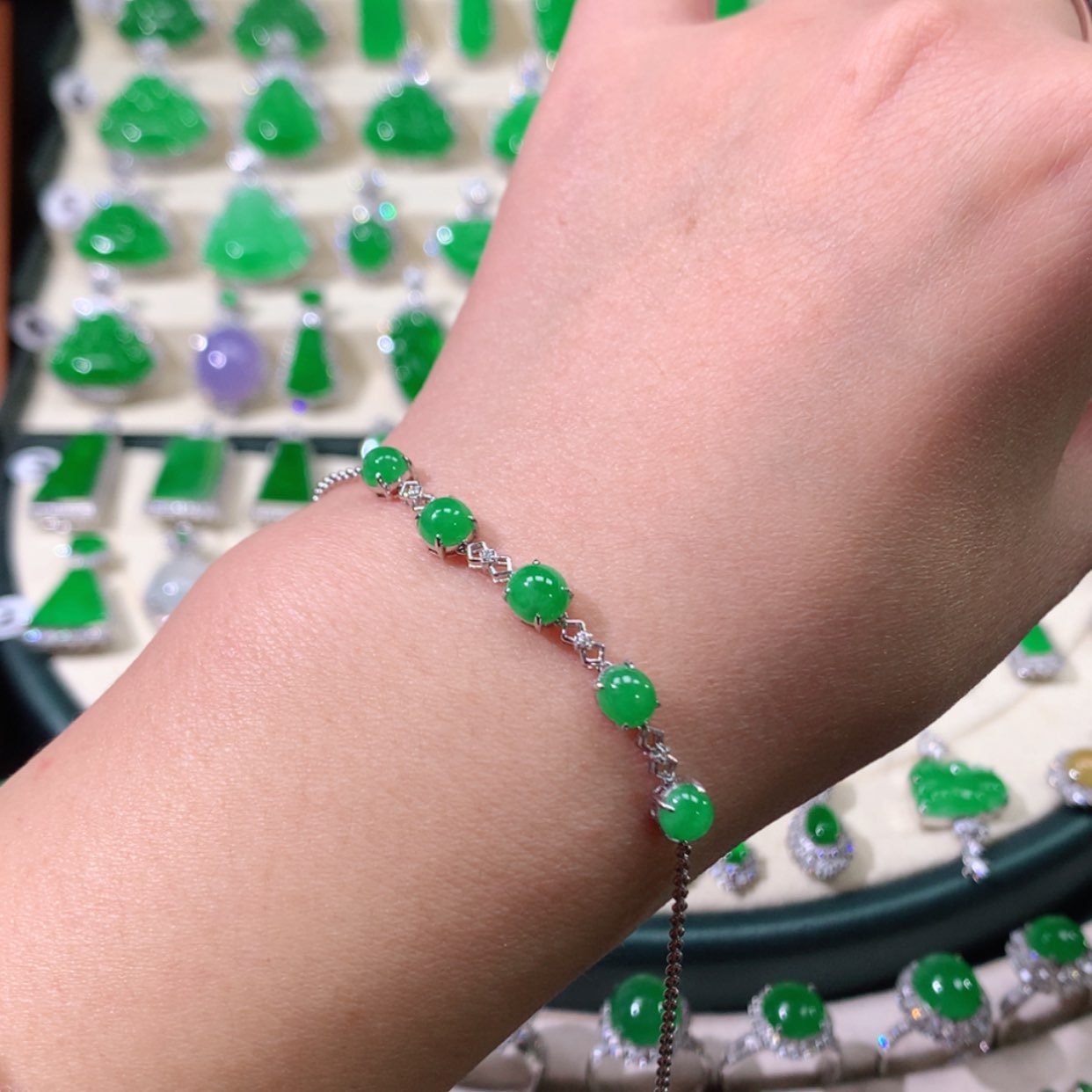 【闪购商品】翡翠颈饰18K金镶嵌