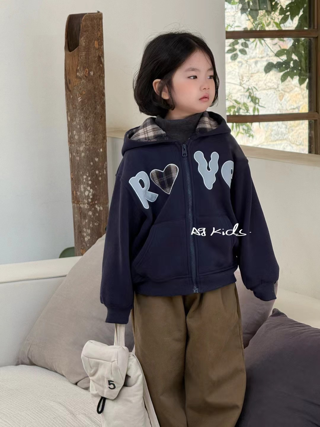 儿童连帽外套加绒加厚时尚保暖秋冬款