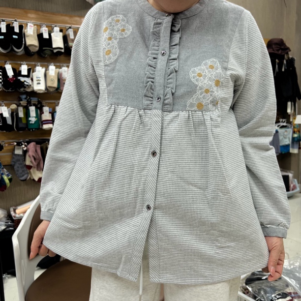 女士家居服，舒适大气，重工刺绣