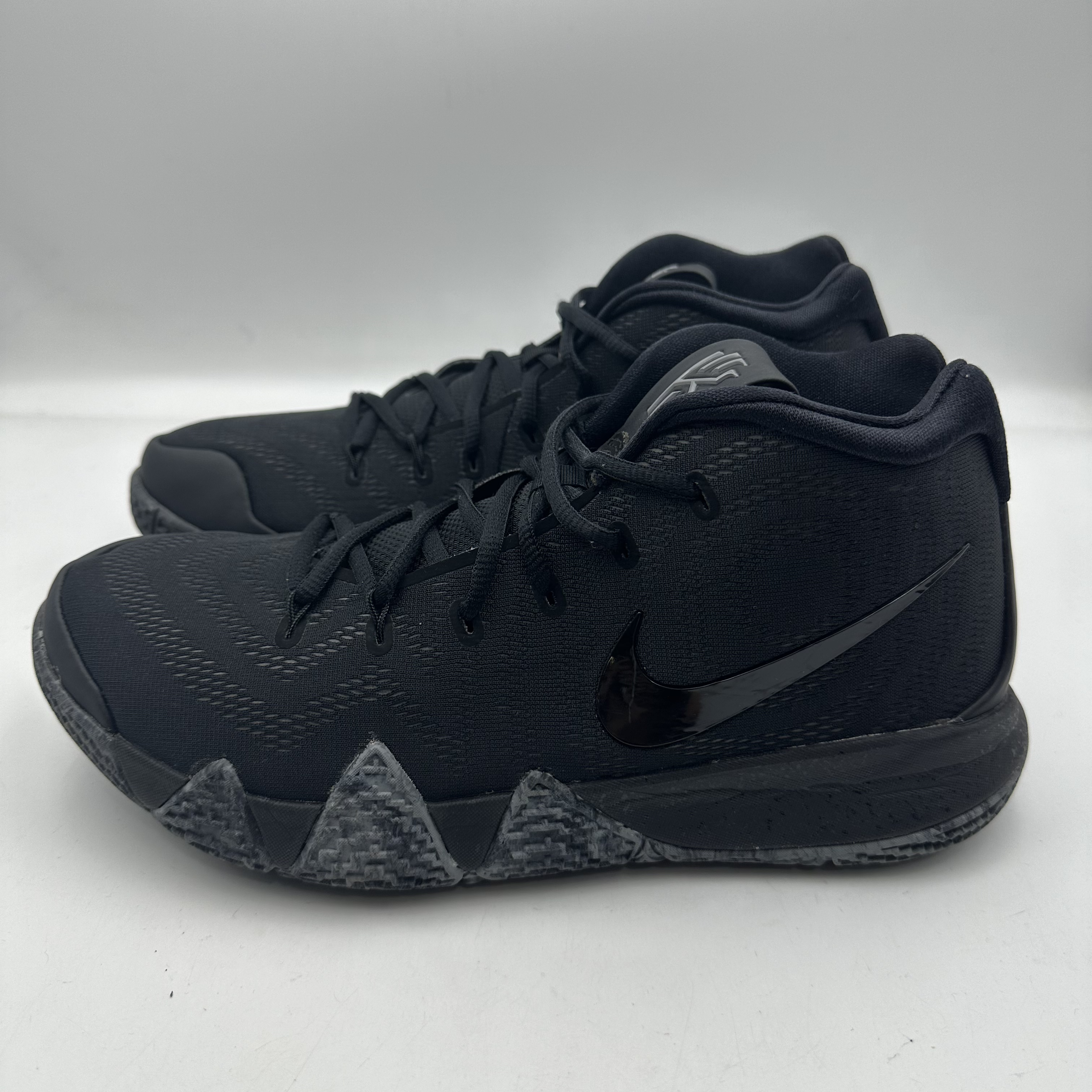二手44码 试穿 Nike Kyrie 4 zoom气垫 篮球鞋 黑武士 公价2089