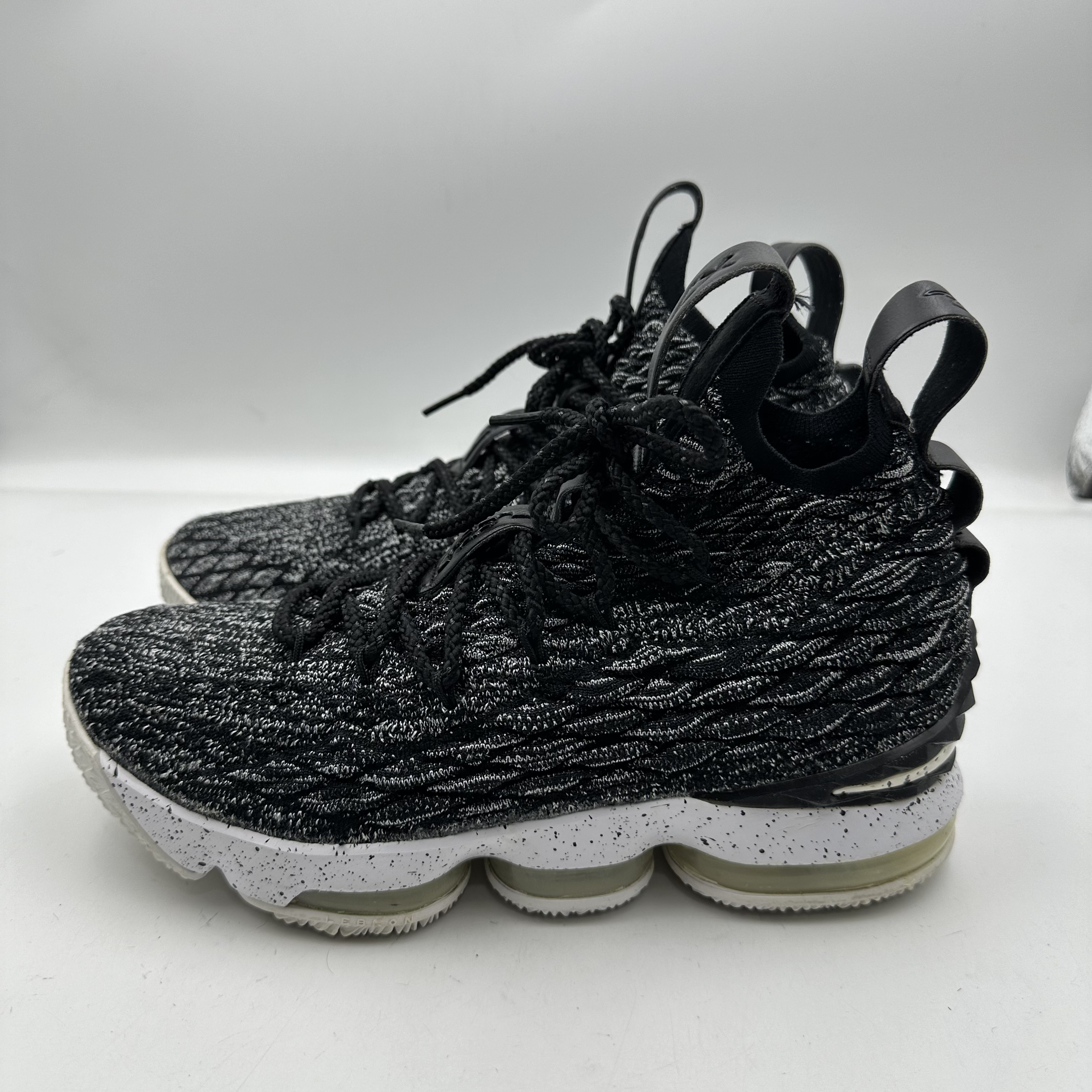 国庆特价40码 很新 Nike Zoom LeBron 15 篮球鞋 黑银 公价1899