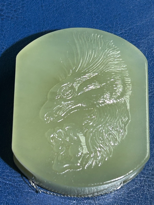 和田玉青海料高冰翠底皮带扣老鹰