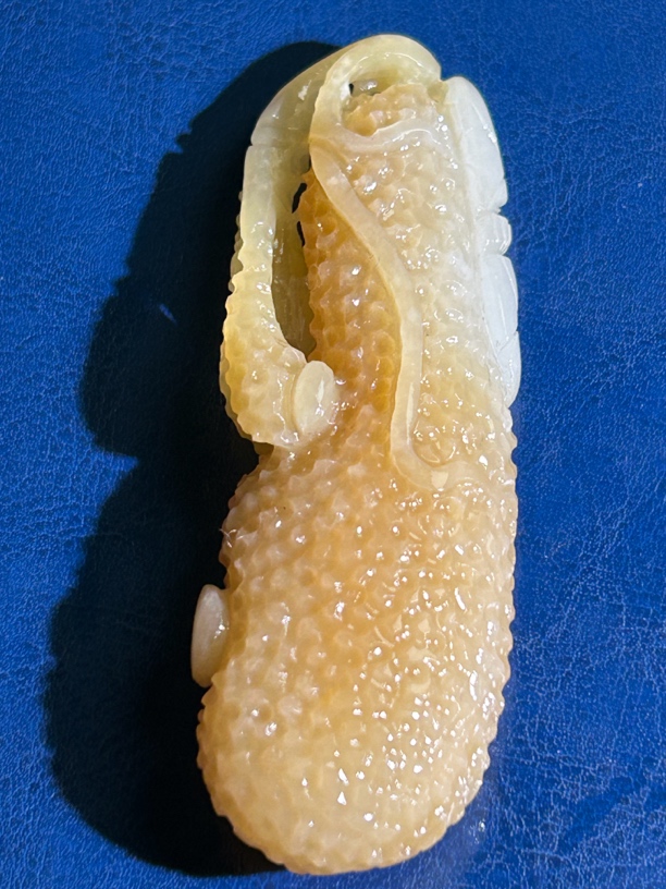 和田玉且末料高品质挂件黄瓜