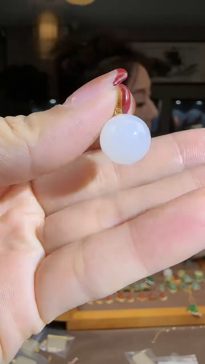 【闪购商品】和田玉颈饰18K金镶嵌1