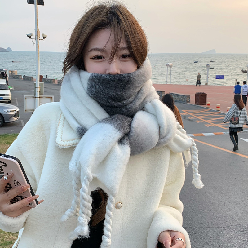 韩版彩虹格纹流苏马海毛围巾披肩秋冬季加厚学生百搭保暖围脖男