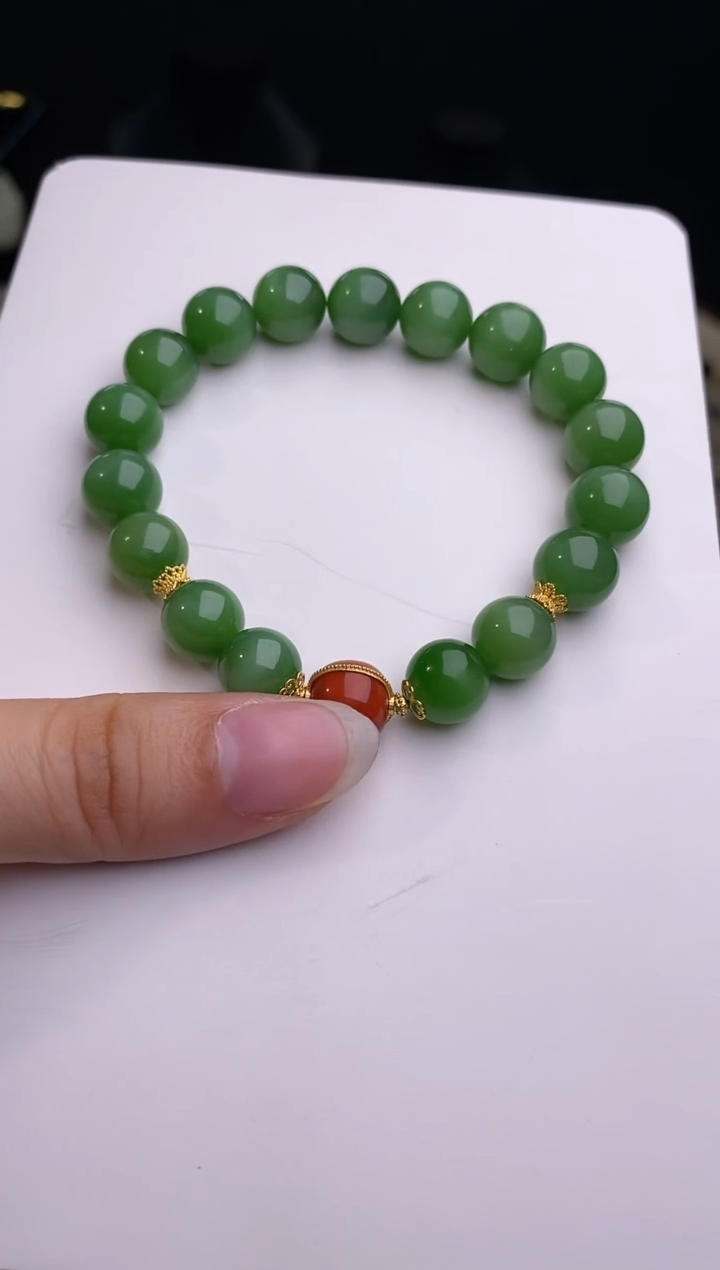 【闪购商品】和田玉（碧玉）手串未镶嵌阳绿带猫手串
