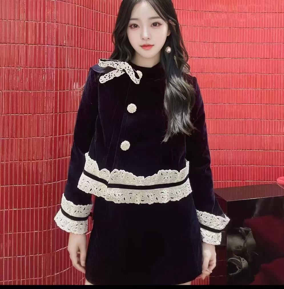 【DÉ MYSTÈRE】复古宫廷风刺绣花边高级感藏蓝色丝绒短外套GZJ68096