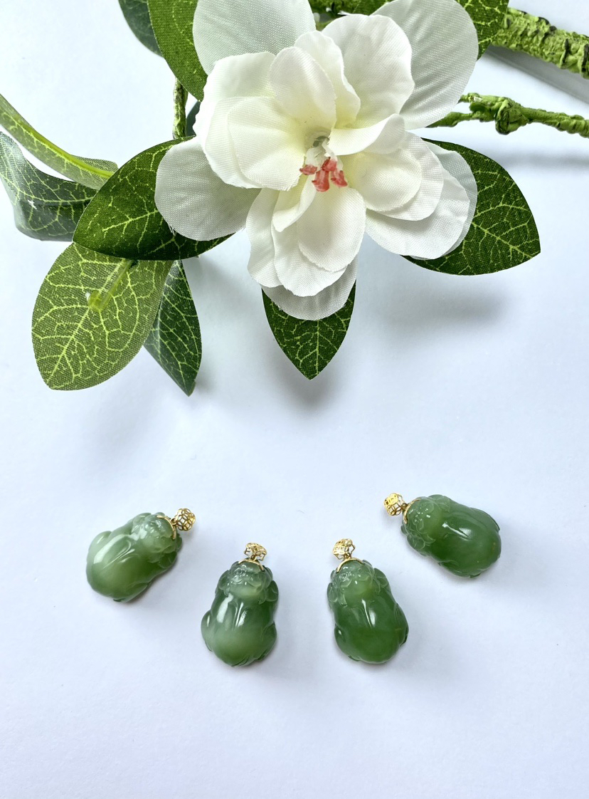 天然和田玉碧玉貔貅猫眼绿色小吊坠送女友 18K 金镶嵌多样性发1