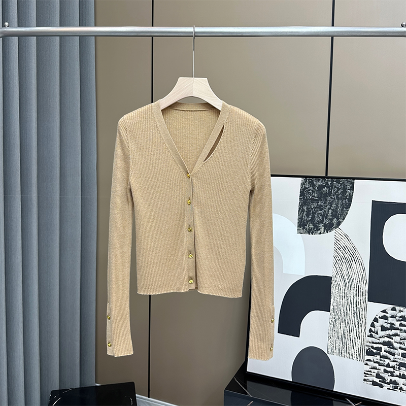 【135 】|殴+|设计感镂空上衣女秋冬季慵懒风v领修身针织开衫