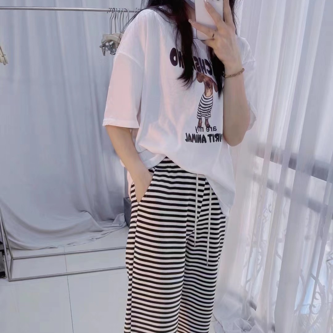 简单百搭纯色T恤