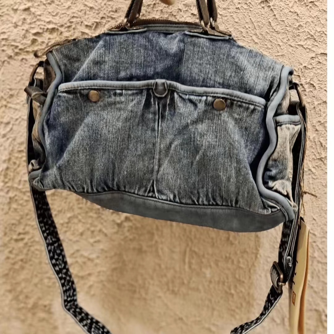 初米布衣分享原创疯子单肩休闲包