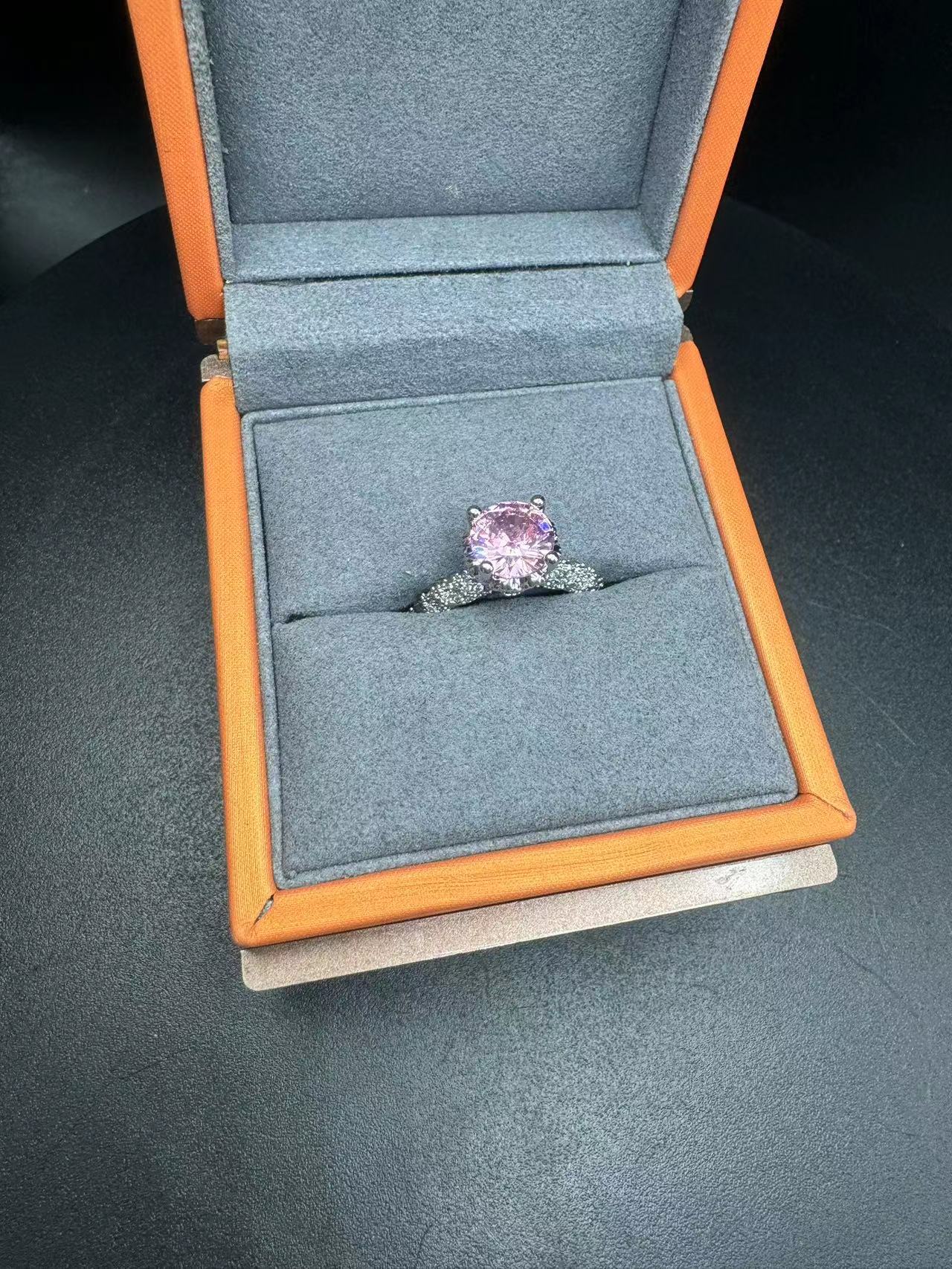 A154时尚轻奢原创设计粉色镶嵌戒指