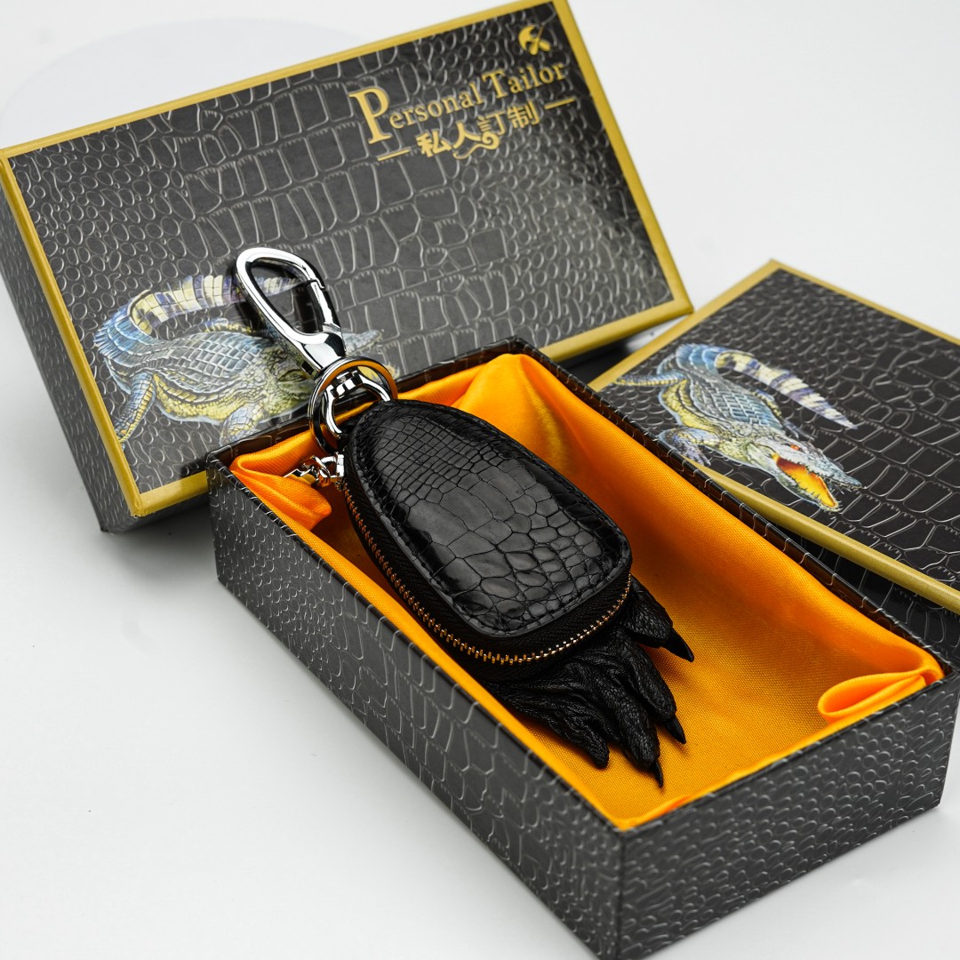 鳄鱼皮钥匙包 配不锈钢五金扣 方便使用多功能纯手工厂家直销皮