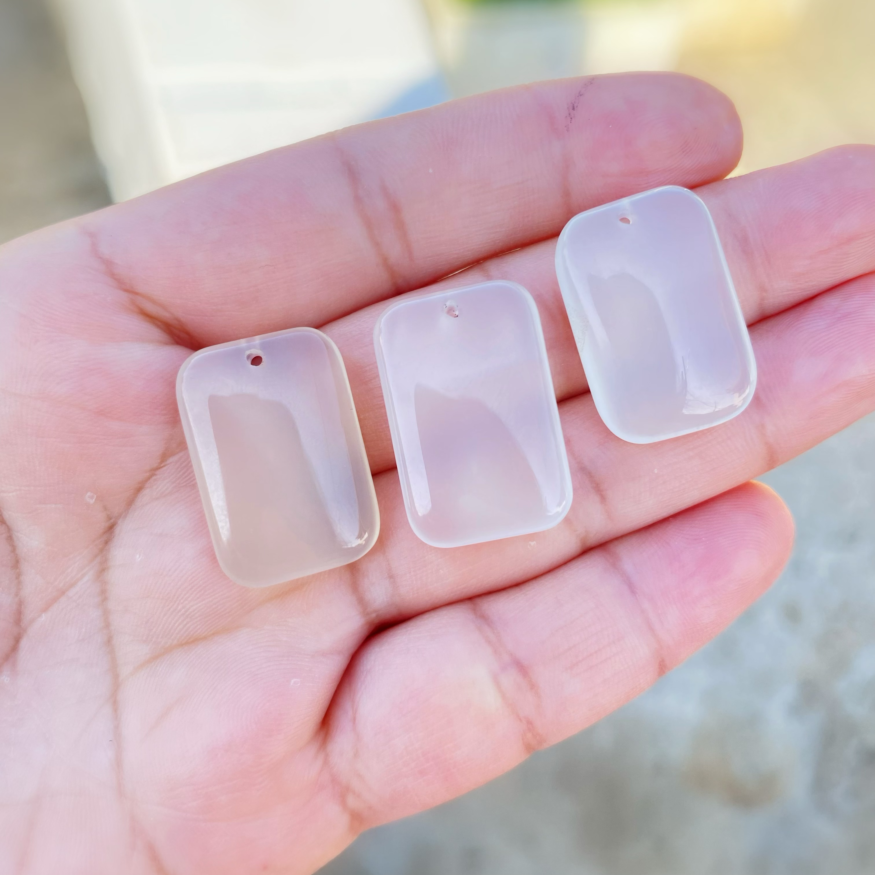 (配挂绳)天然玛瑙玉髓平安无事牌吊坠高冰种白冰香槟金平安无事牌