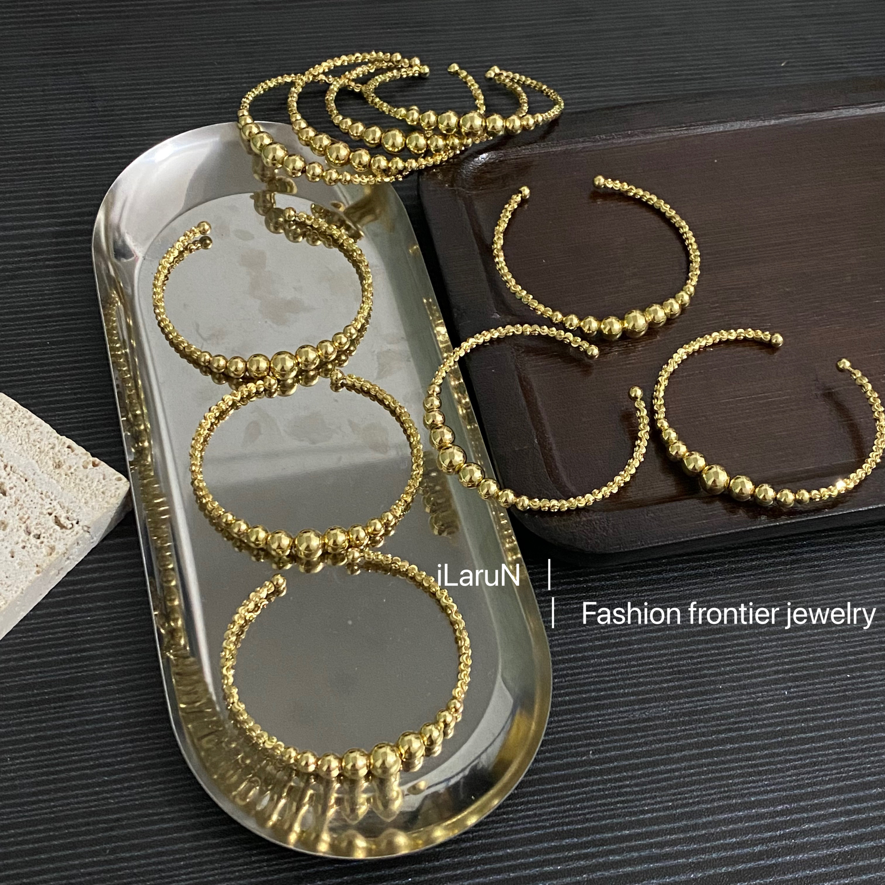 钛钢手镯 yexilaltunpasun新款圆珠圈圈钛钢手镯气质轻奢金色素圈