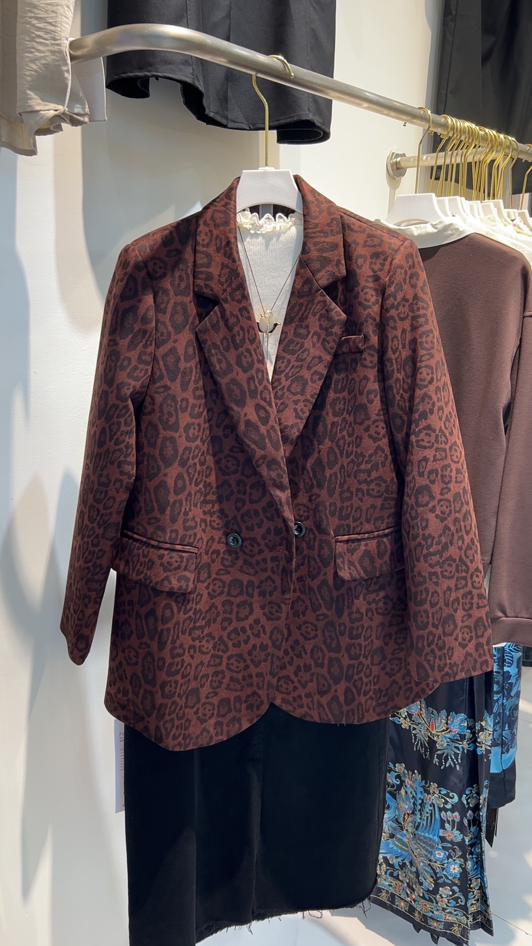 时尚长袖豹纹西装外套女秋季新款宽松气质上衣