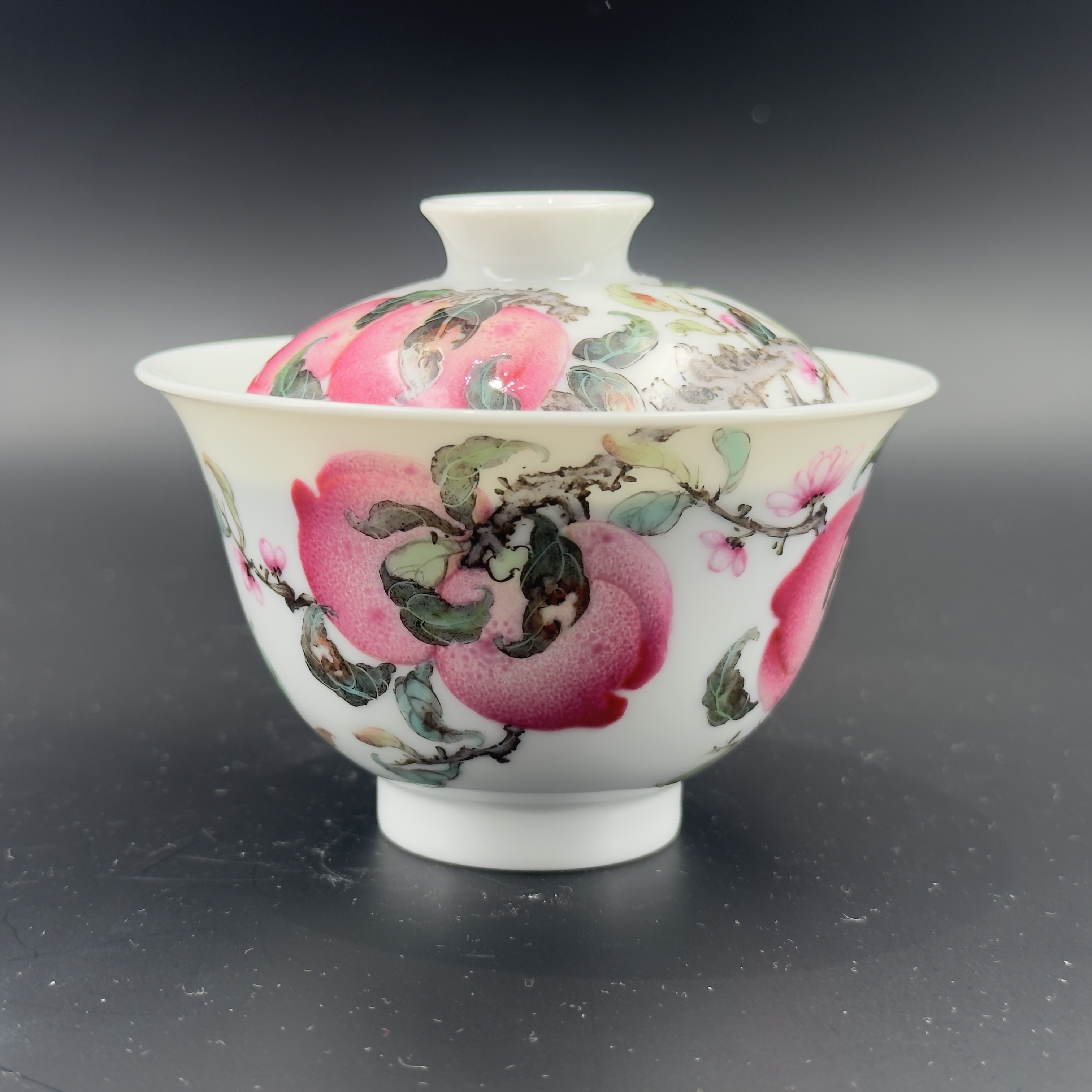 【晚晚精选】粉彩国画九桃二才盖碗150ml