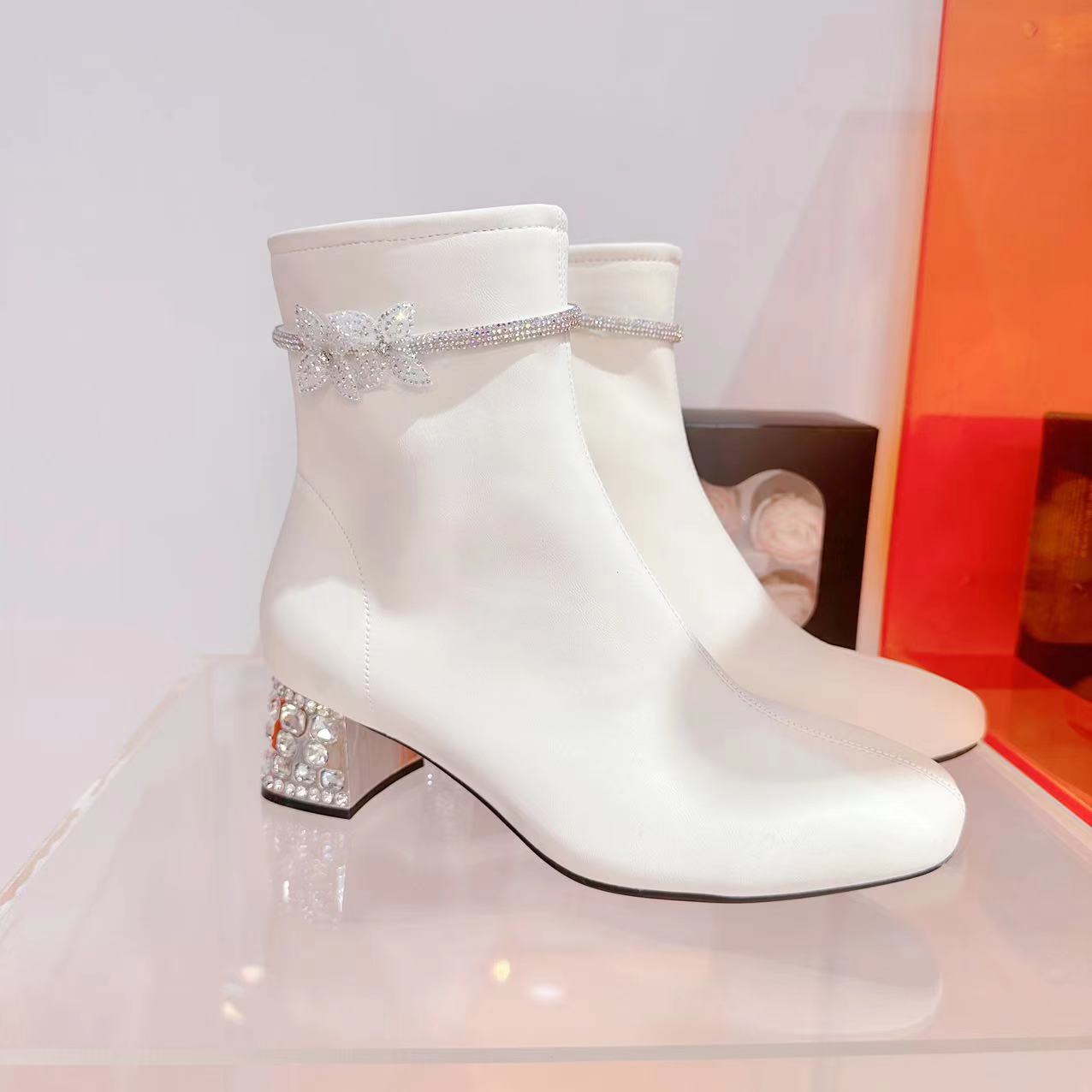 BaiLing/百翎牛皮粗跟靴子百搭气质时尚水钻女鞋子瘦瘦靴秋冬白色