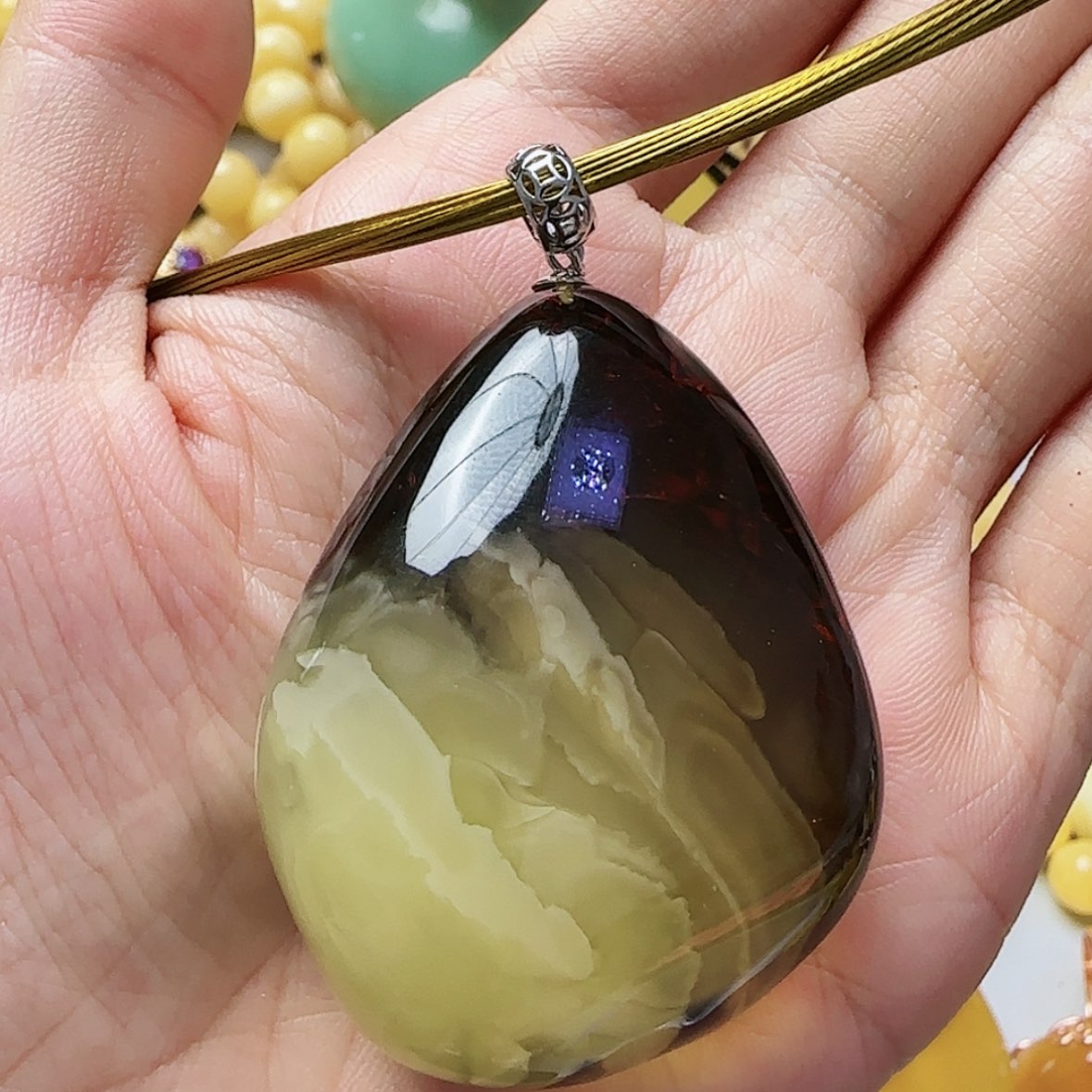 【闪购商品】琥珀颈饰未镶嵌
