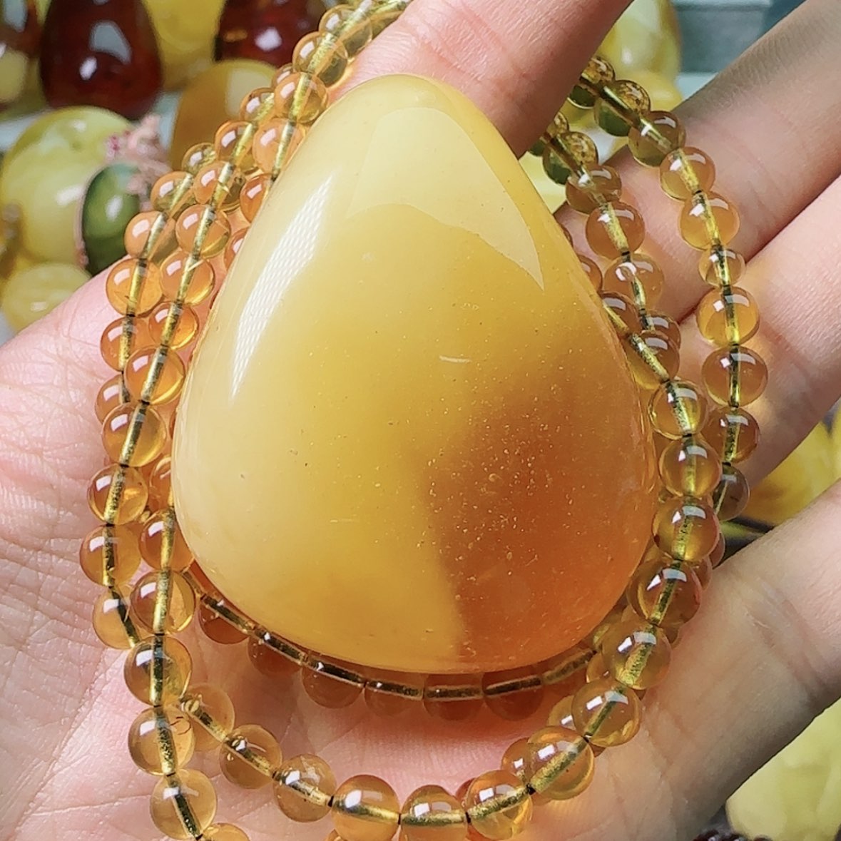 【闪购商品】琥珀颈饰未镶嵌