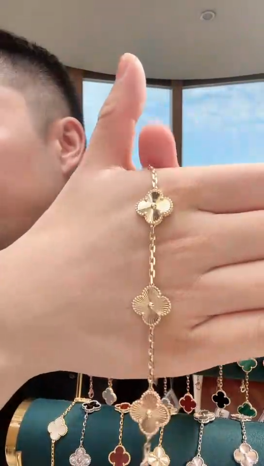 【闪购商品】钻石手链18K金镶嵌没有钻石镶嵌的五花手链，素金的