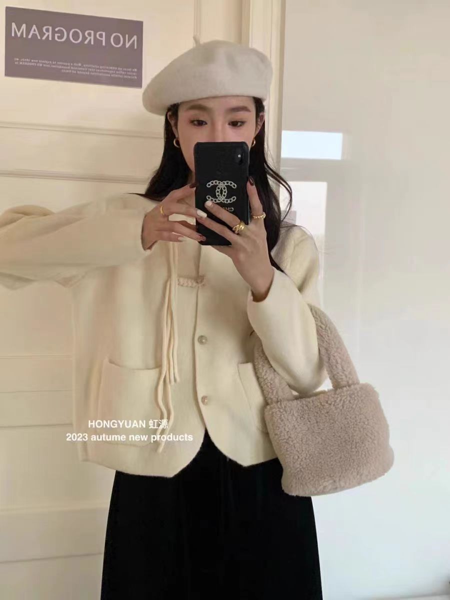 1125网红风秋冬时尚百搭外穿保暖长袖针织开衫女纽扣外套2024新款