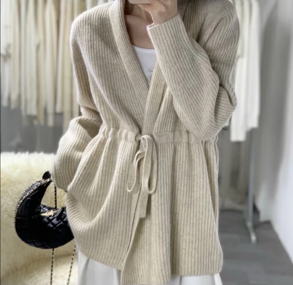 8230秋冬新款2024中长款时尚百搭外穿保暖长袖针织开衫纽扣外套女