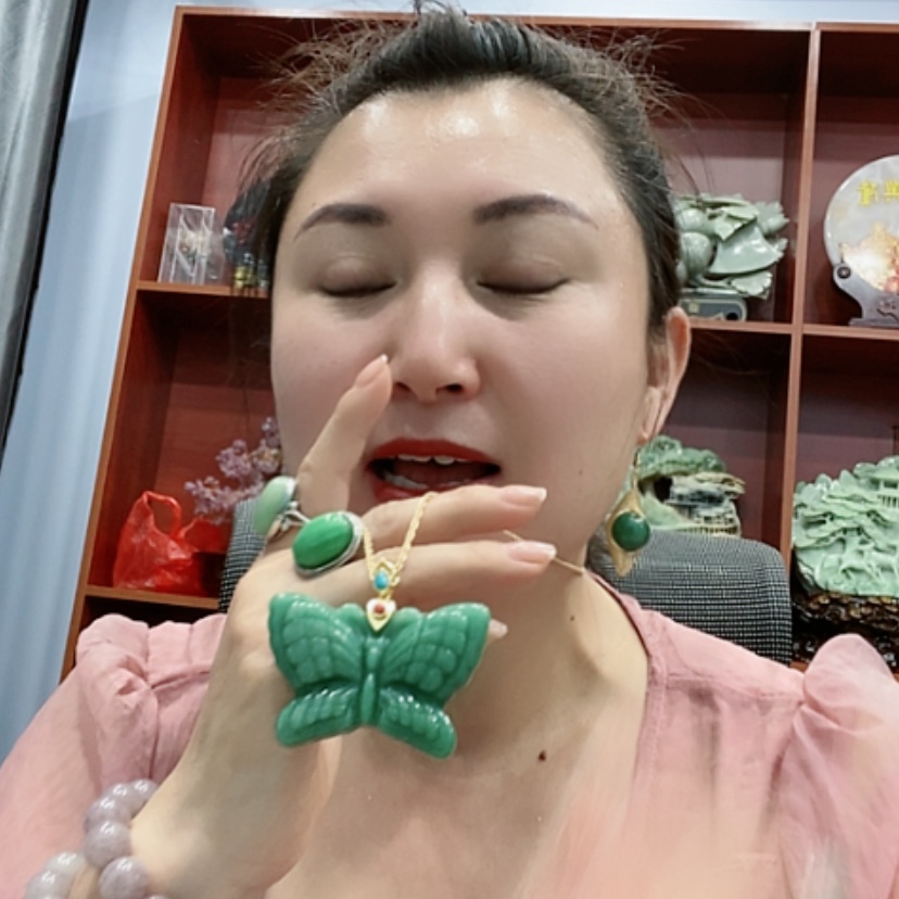 【闪购商品】石英质玉颈饰合金