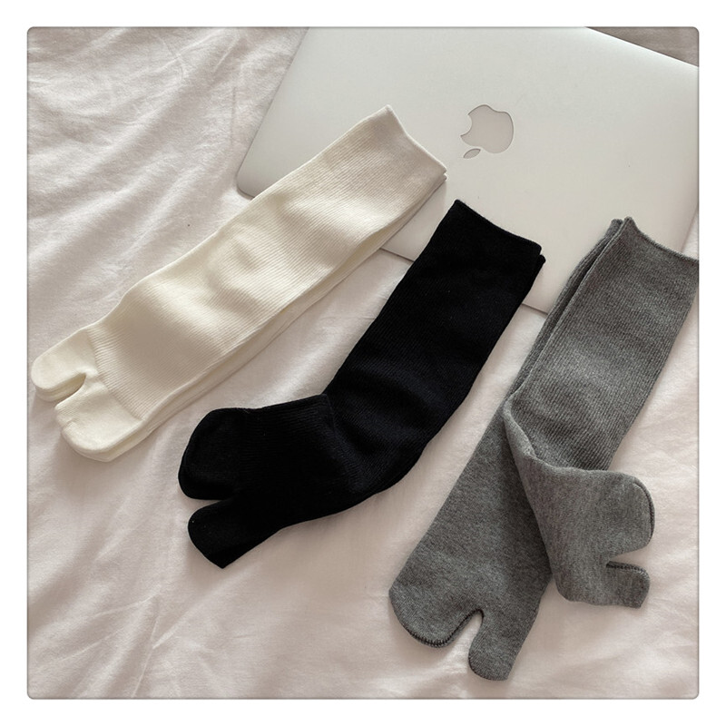 棉质百搭潮牌分趾袜糖果色可爱猪蹄袜子黑色日系学院风二趾袜女袜
