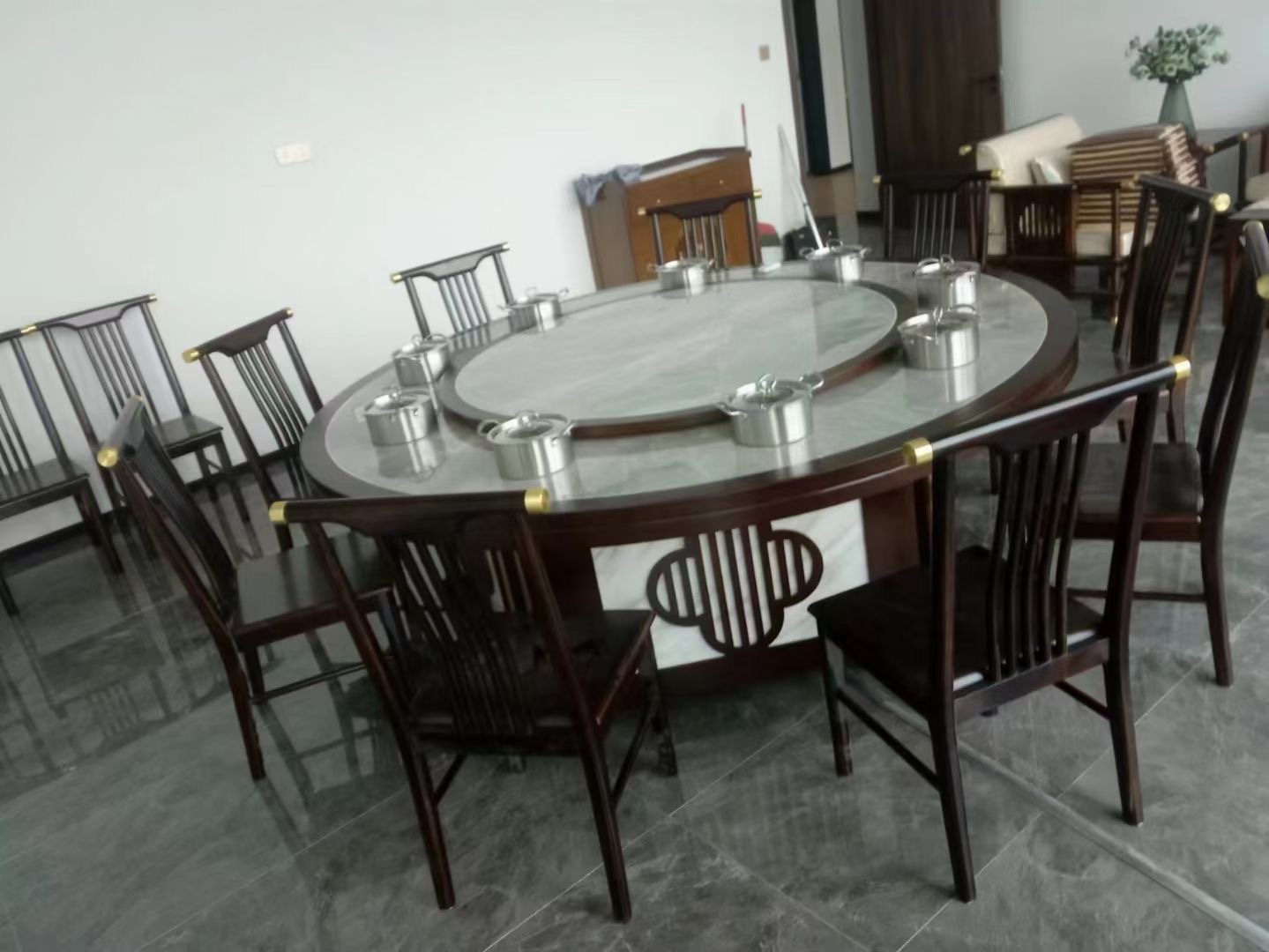 火锅店桌椅支持定制logo尺寸可定制，实木岩板大理石多种材质