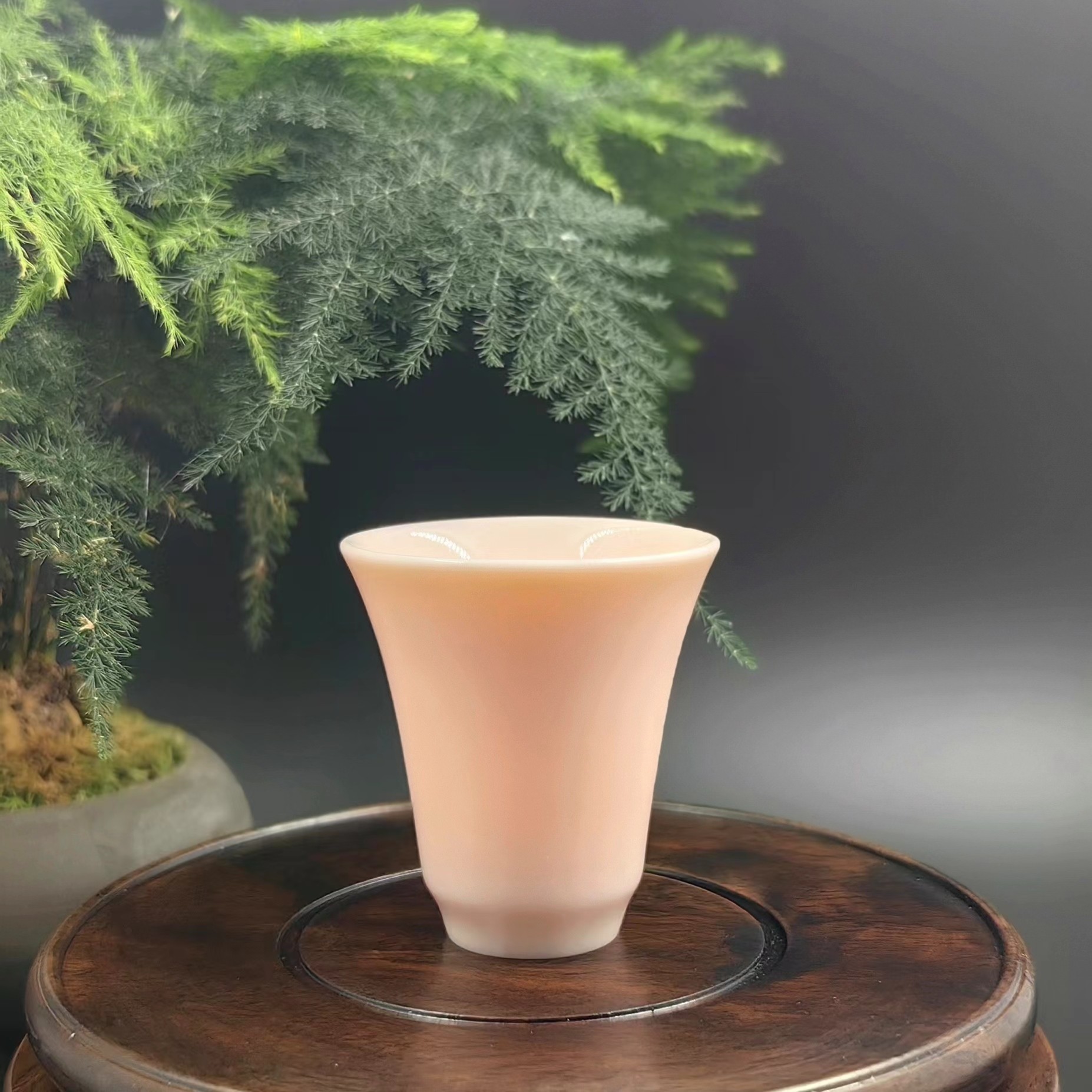 聚香杯(粉) 陈旭底款 德化瓷 25cc