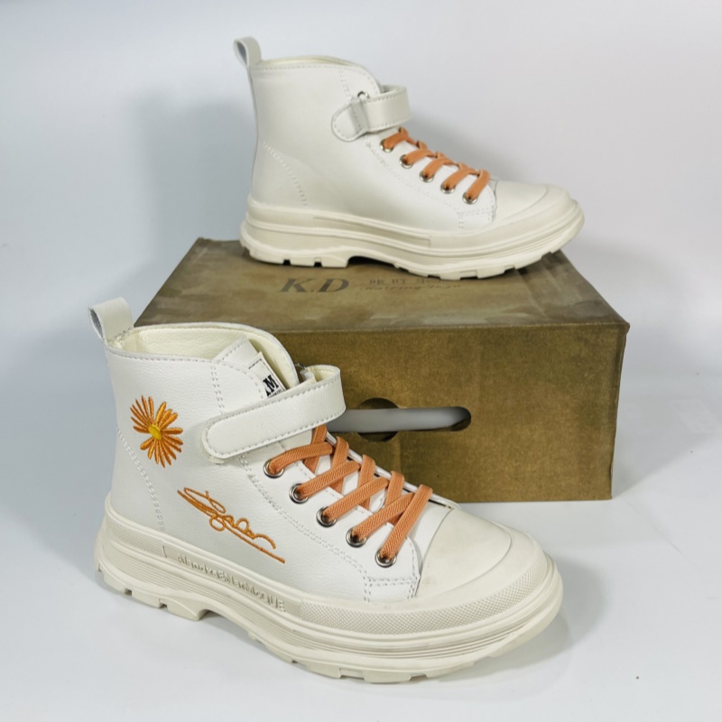 马丁靴超纤皮软底软面儿童板鞋刺绣款运动防滑鞋特价清理仓库高货