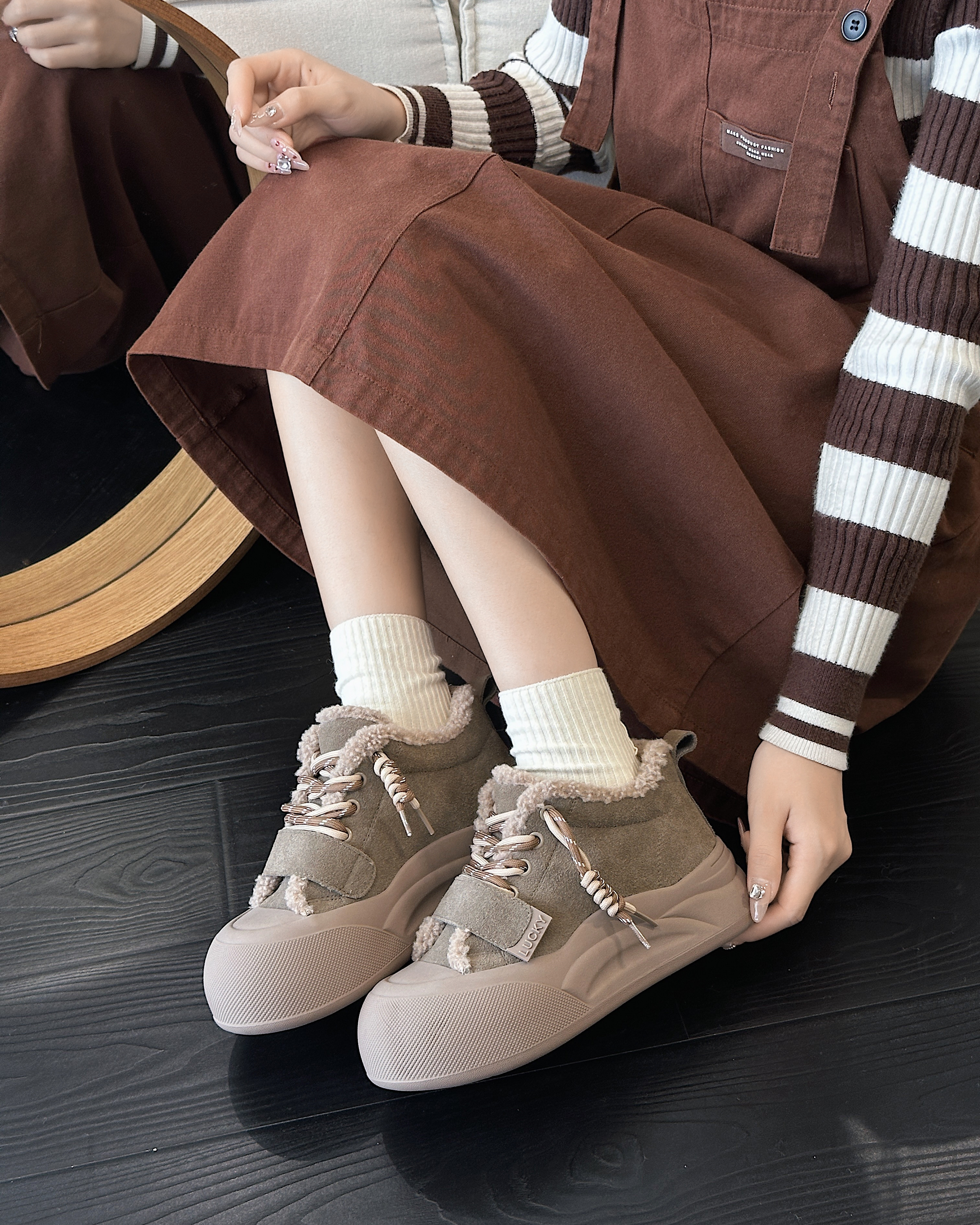 美拉德休闲防滑磨砂皮羊糕绒保暖棉鞋女46564-6