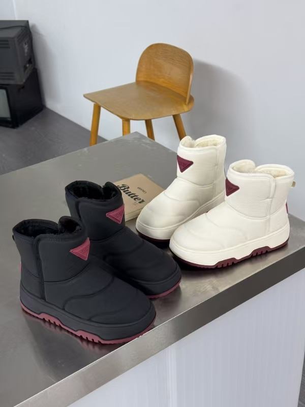 真皮冬季加绒加厚防滑雪地鞋女短靴87306