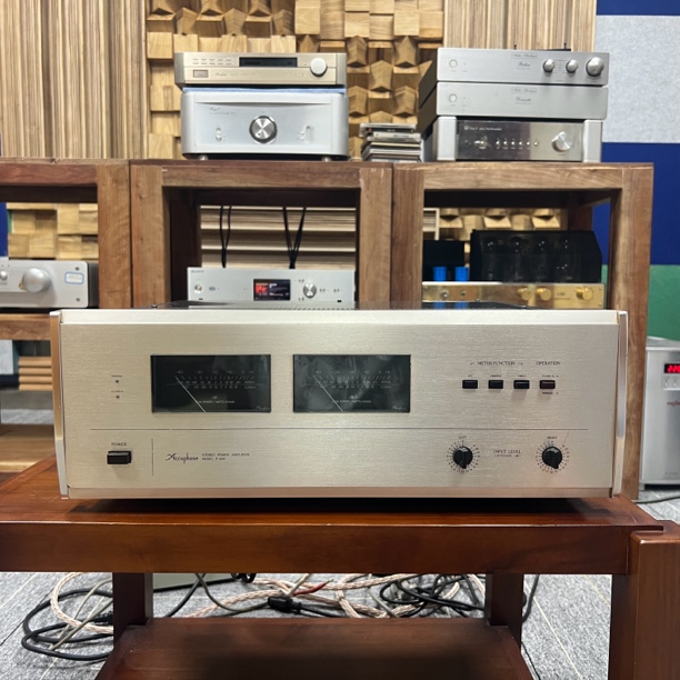 金嗓子P400功放，200W一边，不包邮