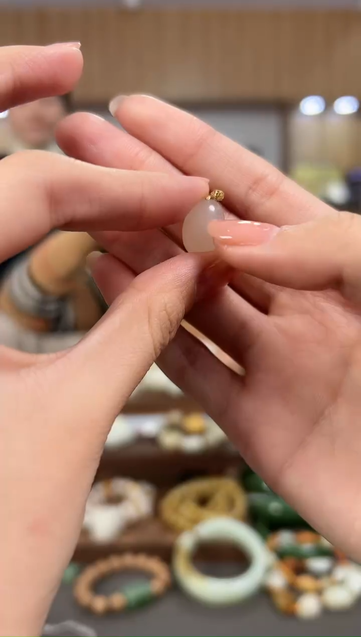 【闪购商品】和田玉z86-18K金镶嵌蛋面