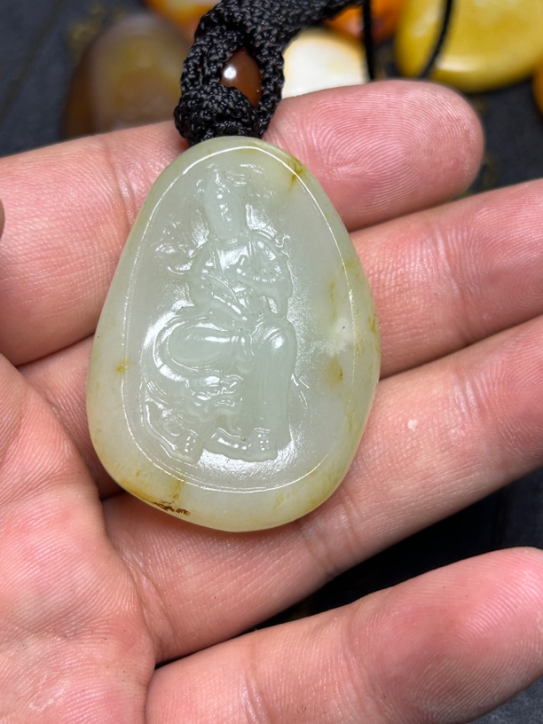 和田玉观音菩萨吊坠