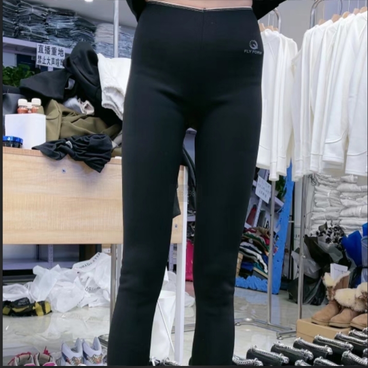 流行款冬季加绒打底裤