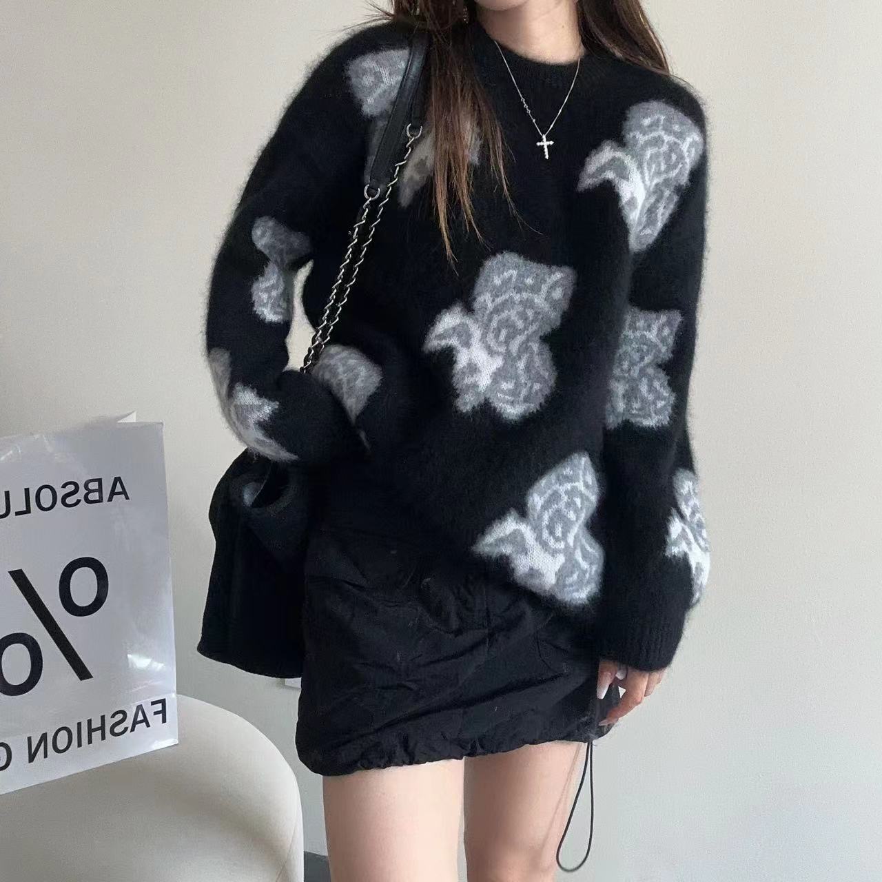 【俩月羊绒】拉绒工艺231952-100羊绒慵懒风花朵印花小众针织套头衫