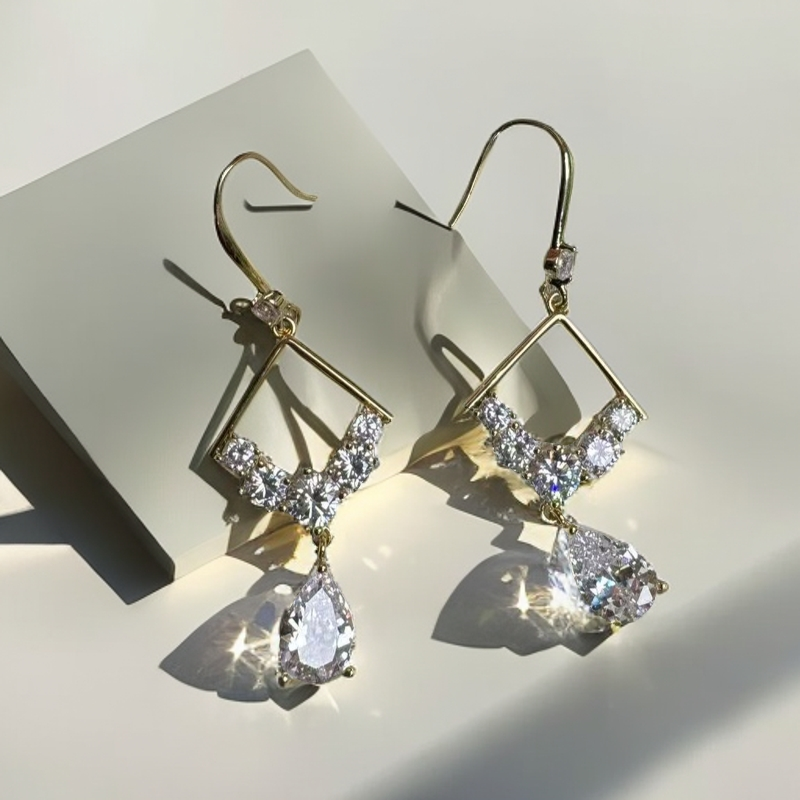铜合金耳饰 208号菱形水滴耳钩设计女人味十足耳环