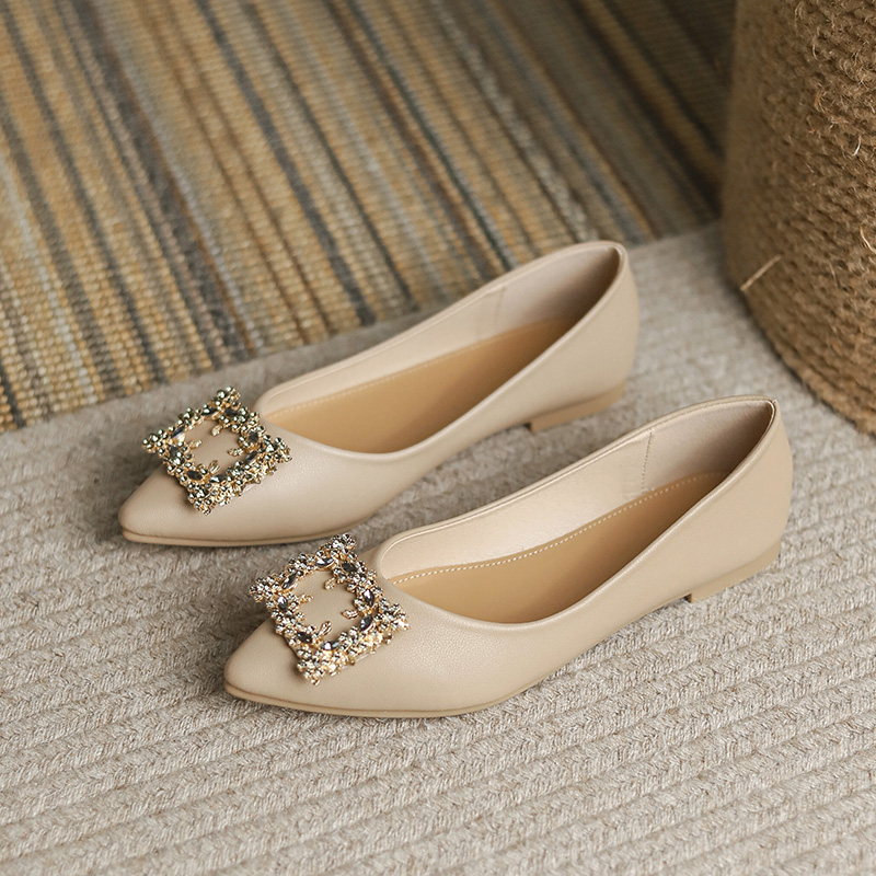 小香风2025早春新款浅口网红百搭尖头水钻平底单鞋女软底豆豆鞋子