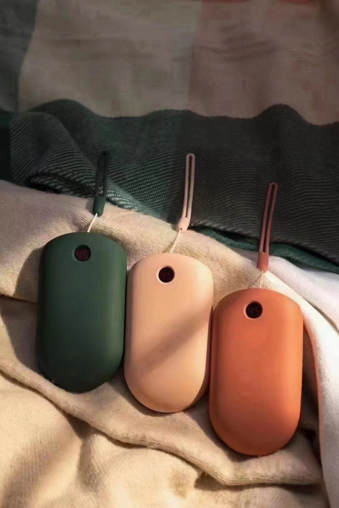 全新未使用  如发优品 暖手两用充电宝