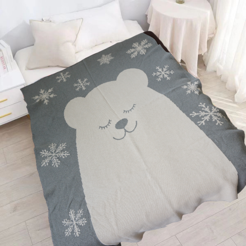 小白熊100*140针织盖毯休闲毯四季通用透气加厚可爱针织毯