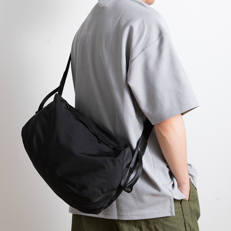 韩版休闲斜揹包大容量男女单肩包尼龙布个性ins风邮差包运动斜揹