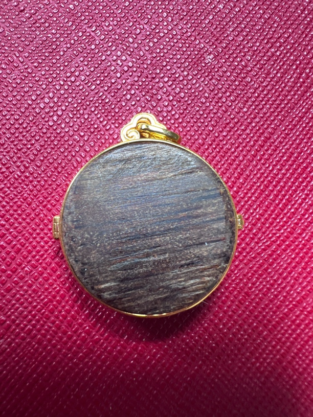 沉香镶嵌18K金～香囊