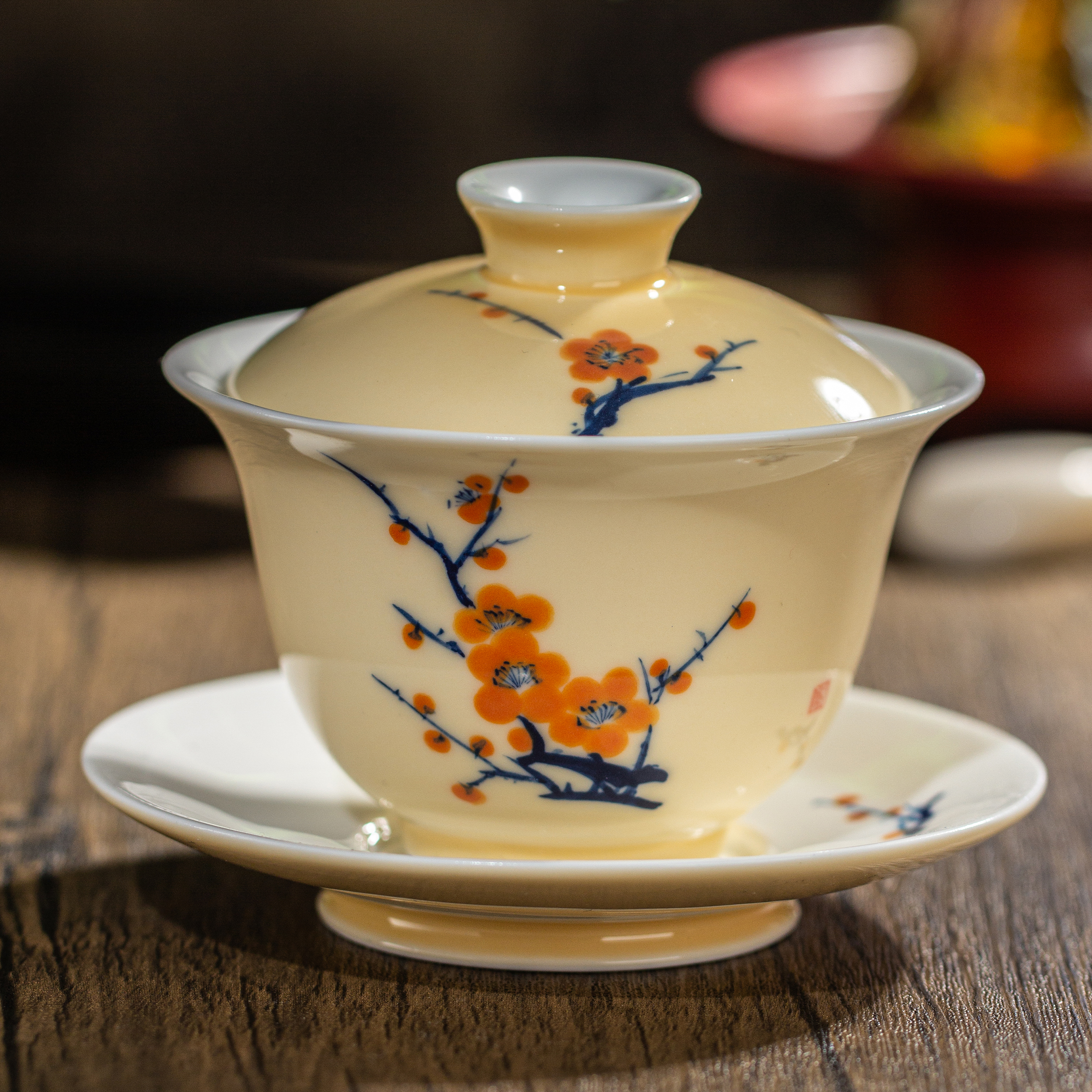 【西泠上新】宣纸黄 “吴昌硕梅花图”秋月盖碗HX0333