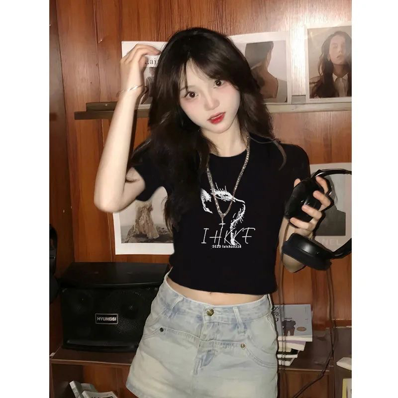 黑色正肩短袖t恤女夏季短款甜辣妹修身设计感小众chic港味上衣潮