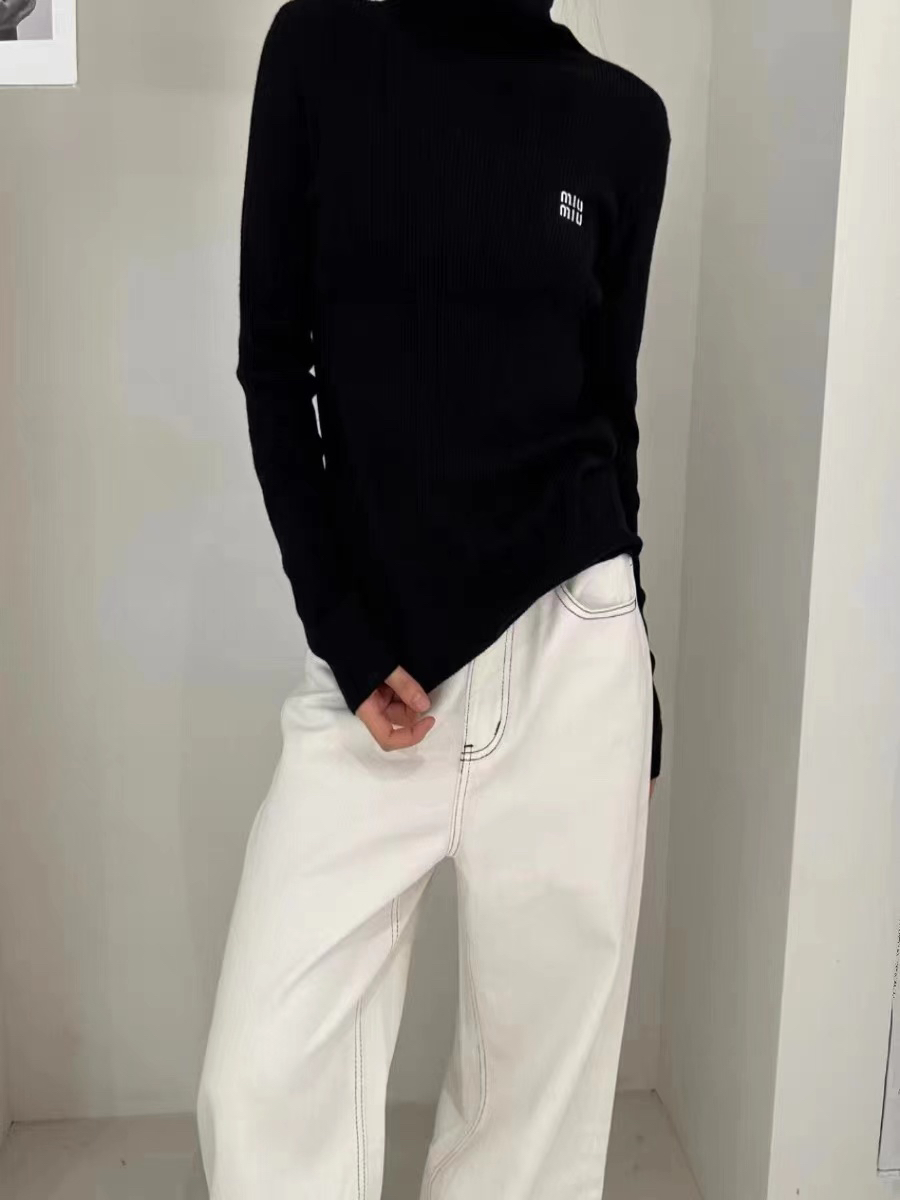 秋冬新款修身圆领打底衫长袖百搭内搭上衣高弹亲肤女装