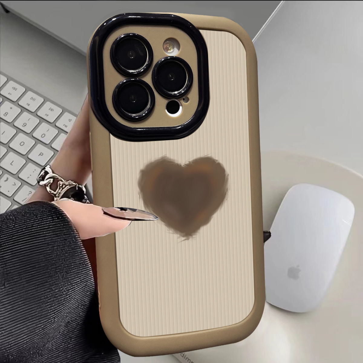 卡通简约爱心苹果15手机壳iPhone14软13promax全包11防摔12液态壳