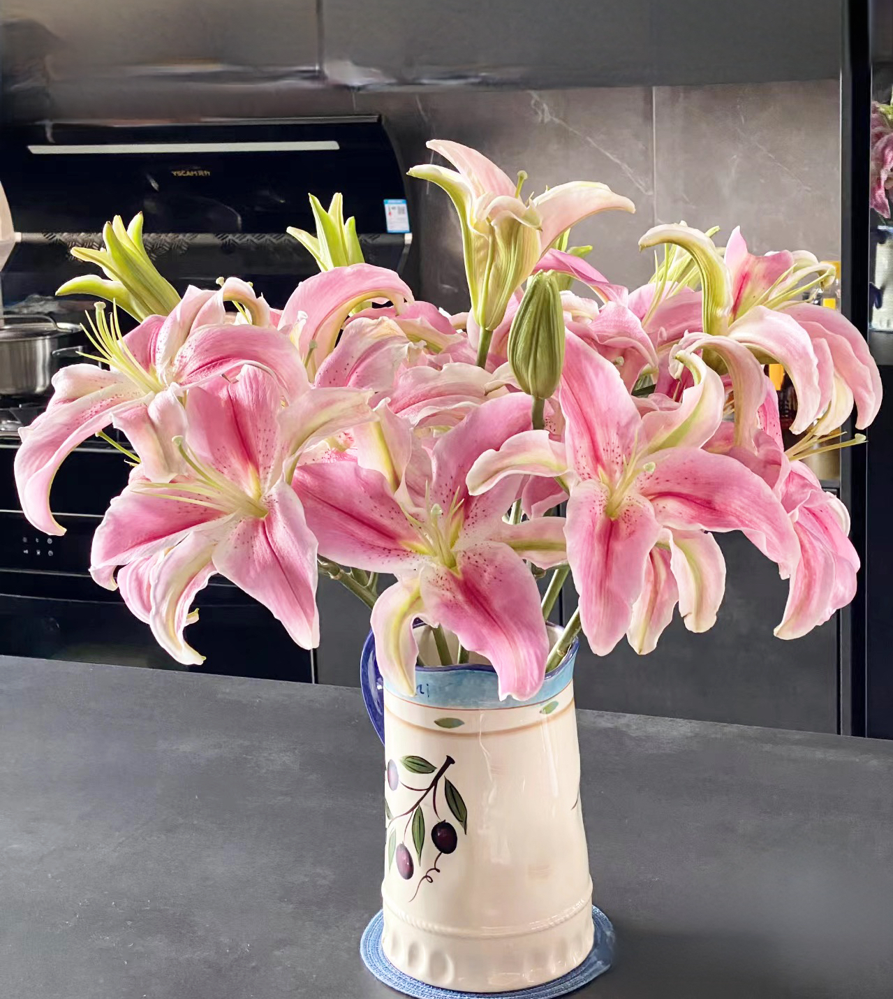 【云舍花卉】罗蒂单瓣香水百合意任意两单以上包邮基地直发鲜切花